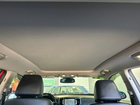 Used 2019 Kia Sportage EX w/ EX Technology Package image 32