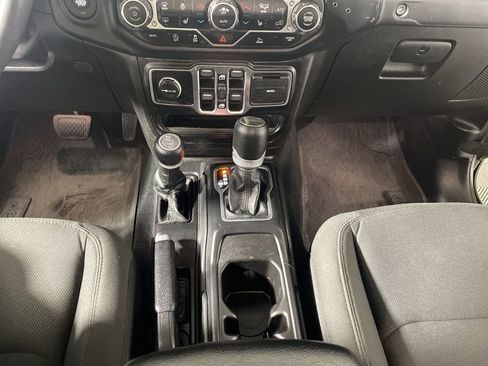 Used 2023 Jeep Gladiator Sport AWD/4WD image 15