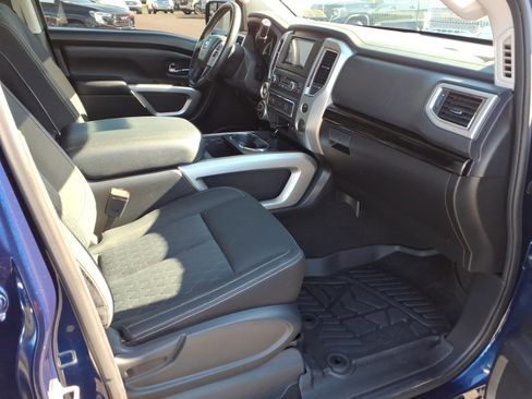 Used 2019 Nissan Titan SV w/ SV Convenience Package AWD/4WD image 28