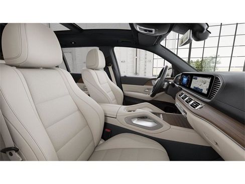 Certified 2026 Mercedes-Benz GLS 450 4MATIC image 4