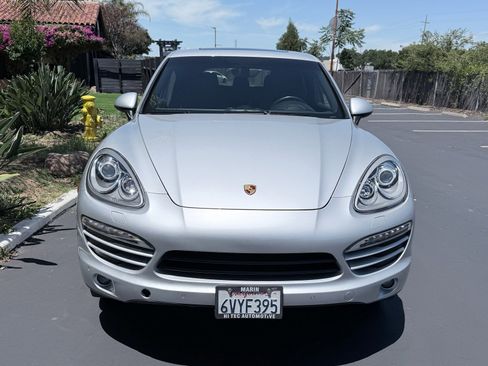 Used 2012 Porsche Cayenne AWD/4WD image 4