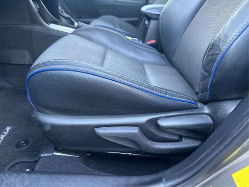Used 2017 Toyota Corolla SE w/ SE Premium Package FWD image 19