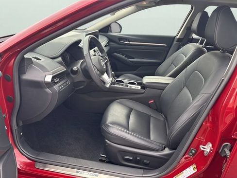 Used 2024 Nissan Altima 2.5 SL AWD/4WD image 12