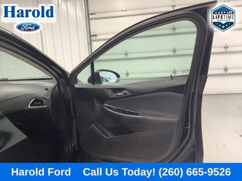 Used 2018 Chevrolet Cruze LT w/ LT Convenience Package FWD image 11