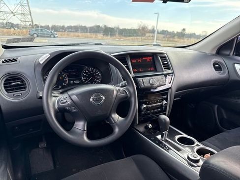 Used 2015 Nissan Pathfinder S image 18