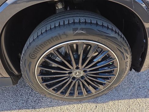 Used 2023 Mercedes-Benz GLC 300 4MATIC image 7