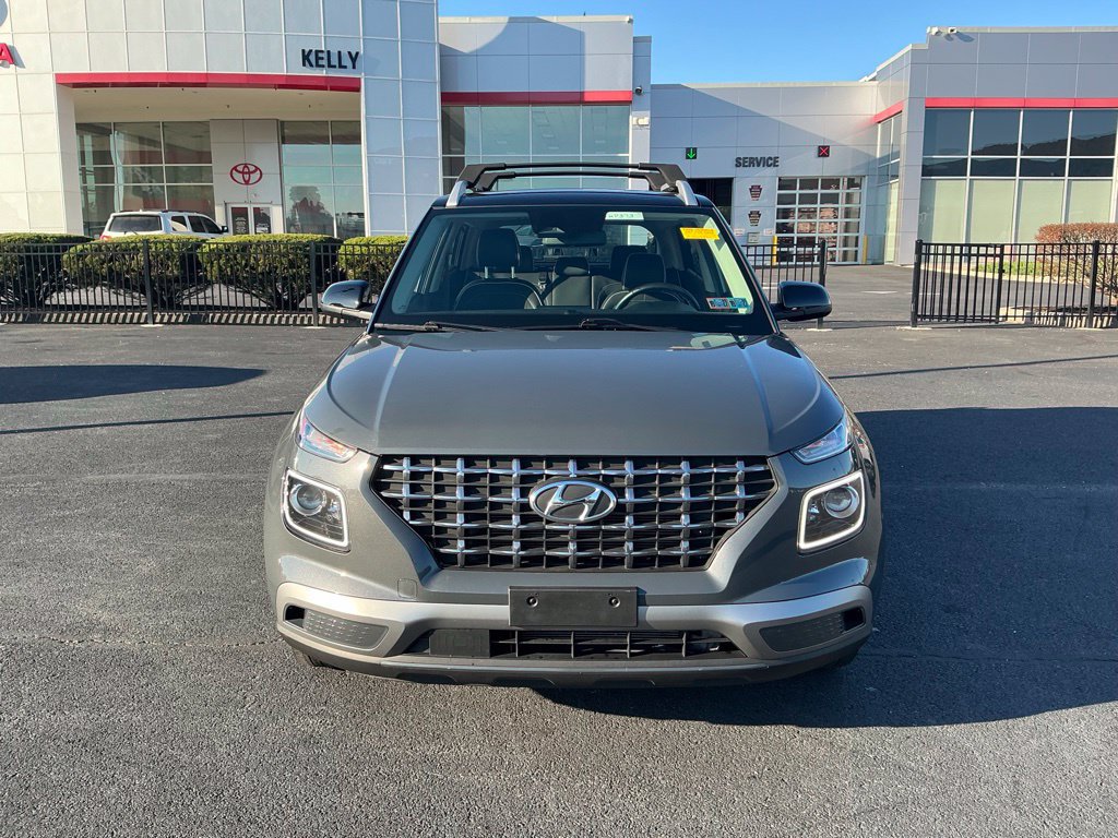 Certified 2023 Hyundai Venue Limited FWD image 2