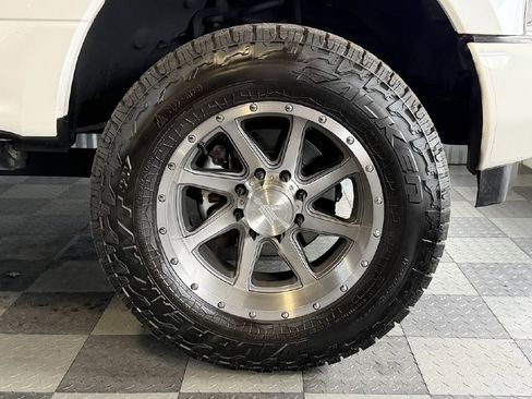 Used 2017 Ford F350 Platinum w/ FX4 4x4 Off Road Package image 30