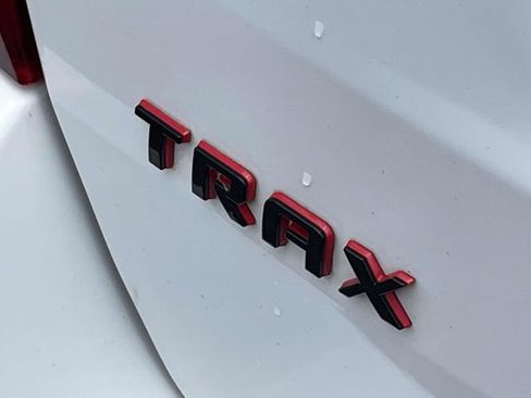 Used 2018 Chevrolet Trax LT w/ Sun & Sound Package AWD/4WD image 13
