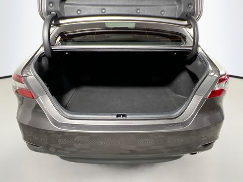 Used 2021 Toyota Camry LE FWD image 34
