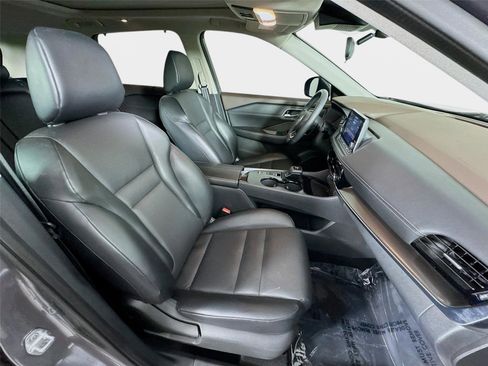 Certified 2021 Nissan Rogue SV w/ Premium Package FWD image 28