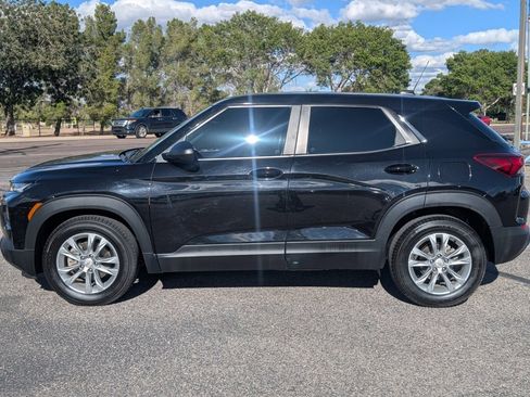 Used 2023 Chevrolet TrailBlazer LS image 2