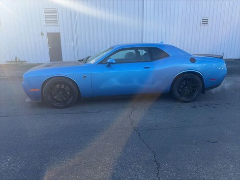 Used 2018 Dodge Challenger SRT Hellcat image 4