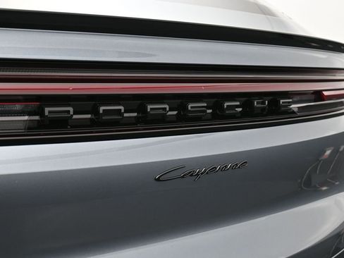 New 2026 Porsche Cayenne Coupe AWD/4WD image 14