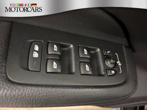 Used 2022 Volvo V60 T5 Cross Country w/ Climate Package AWD/4WD image 13