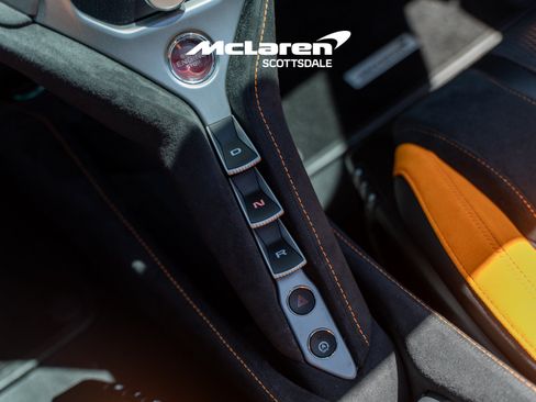Used 2024 McLaren 750S Spider RWD image 16