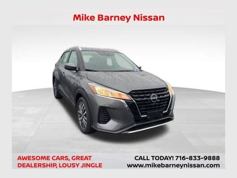 Used 2024 Nissan Kicks SV image 1