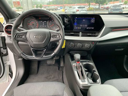 Certified 2024 Chevrolet Trax RS w/ Driver Confidence Package FWD image 18