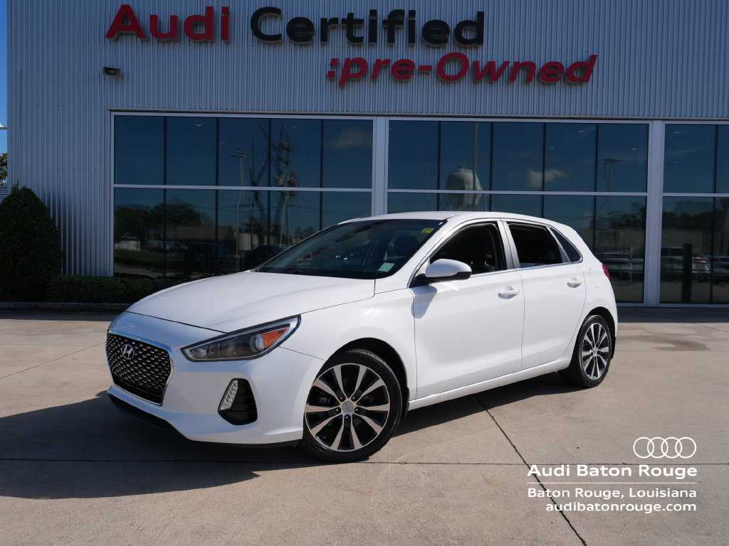 Used 2018 Hyundai Elantra GT FWD image 1