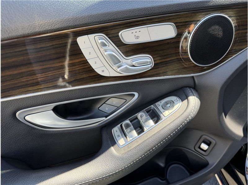 Used 2019 Mercedes-Benz C 300 Sedan image 13