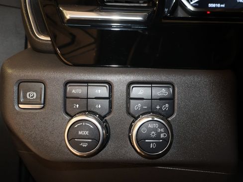 Used 2024 GMC Sierra 1500 Elevation w/ Elevation Premium Package AWD/4WD image 11