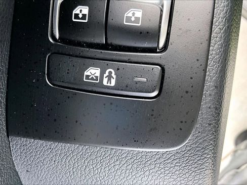 Certified 2025 Kia Telluride S FWD image 32