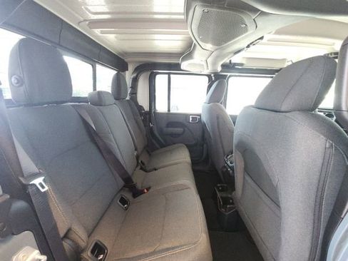 New 2025 Jeep Gladiator Sport image 25