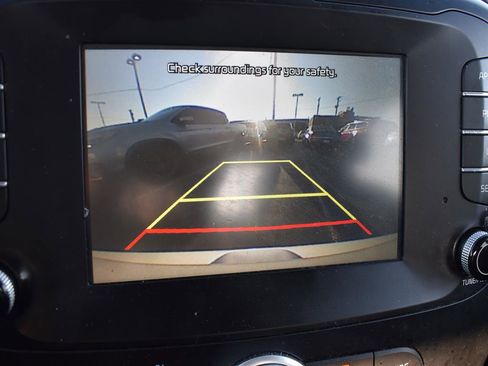 Used 2018 Kia Soul + image 17