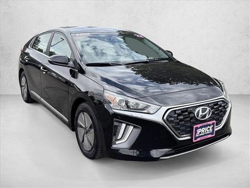 Used 2022 Hyundai Ioniq SE FWD image 3