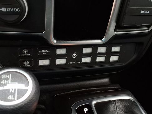 Used 2024 Jeep Gladiator Sport AWD/4WD image 18
