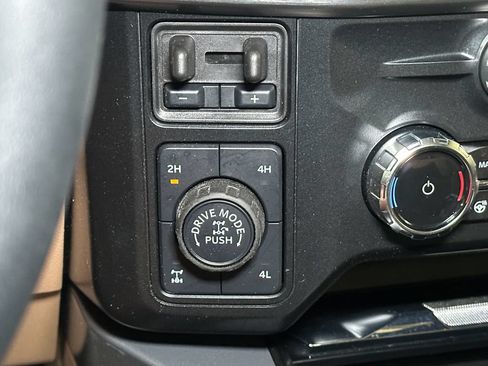 Used 2024 Ford F250 Lariat w/ Tremor Off-Road Package AWD/4WD image 36