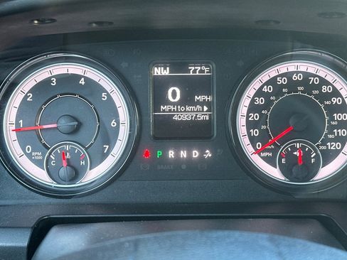 Used 2024 RAM 1500 Classic SLT image 27