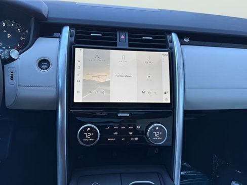 New 2026 Land Rover Discovery S image 26