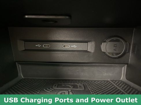 Used 2024 Volkswagen Taos SE image 36