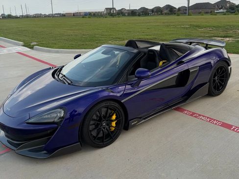 Used 2020 McLaren 600LT Spider RWD image 2