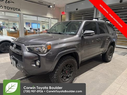 Used 2018 Toyota 4Runner SR5 Premium image 4