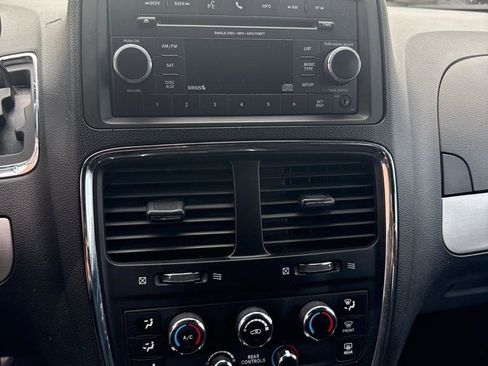 Used 2015 Dodge Grand Caravan SXT w/ Blacktop Package FWD image 8