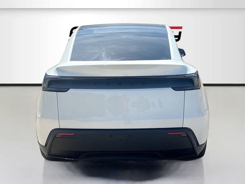 Used 2026 Tesla Model Y 2WD image 6