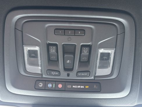Used 2024 Chevrolet Silverado 2500 High Country w/ High Country Premium Package AWD/4WD image 47