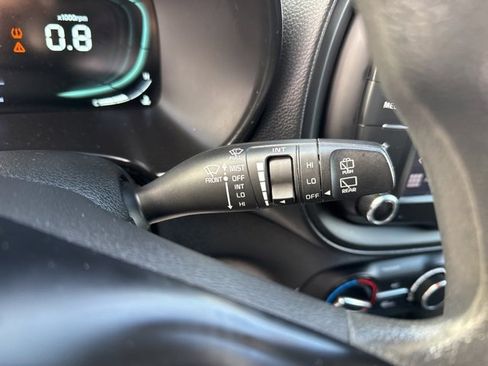 Used 2023 Kia Soul LX w/ LX Technology Package image 18