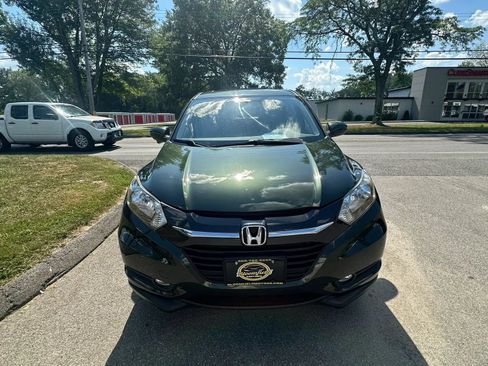 Used 2017 Honda HR-V EX image 2