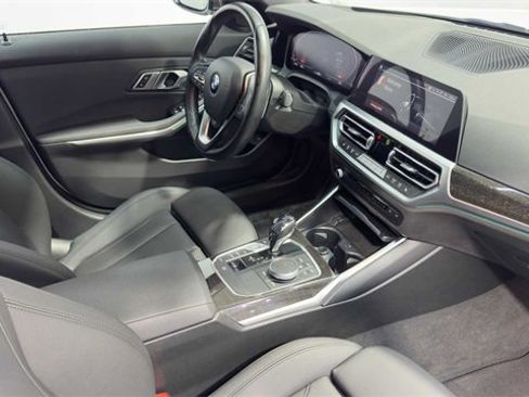 Used 2021 BMW 330i Sedan w/ Premium Package image 11