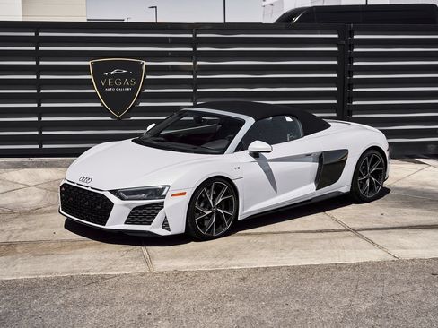Used 2022 Audi R8 V10 w/ Carbon Exterior Package RWD image 6
