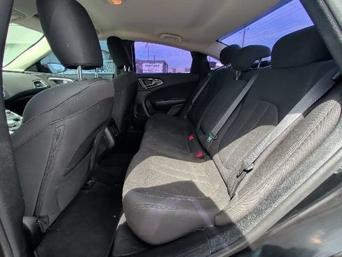 Used 2016 Chrysler 200 LX FWD image 4