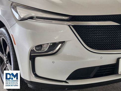 Used 2024 Buick Enclave Essence w/ Sport Touring Edition image 10