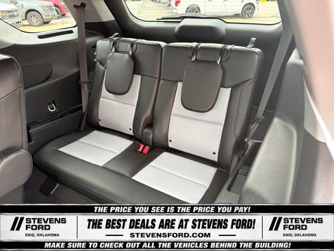 Used 2023 Ford Explorer XLT w/ Equipment Group 202A AWD/4WD image 38