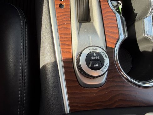 Used 2019 Nissan Pathfinder Platinum image 24