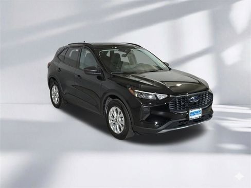 Used 2025 Ford Escape Active w/ Active Premium Tech Pack AWD/4WD image 7