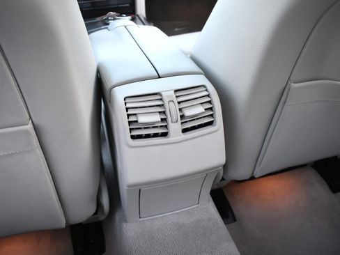 Used 2014 Mercedes-Benz E 350 Sedan image 47