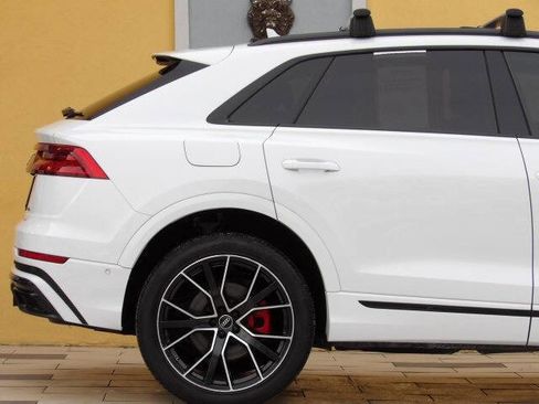 Used 2023 Audi Q8 Prestige w/ Prestige Package image 5